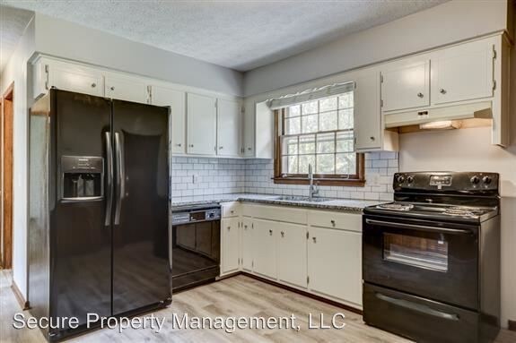 Foto del edificio - 121 Raindrop Ln
