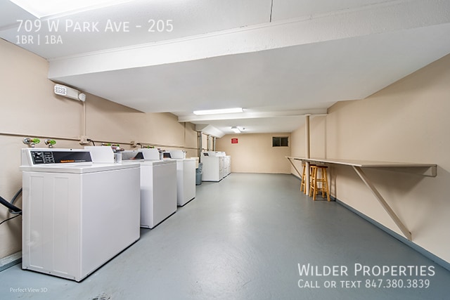 Building Photo - 709 W Park Ave