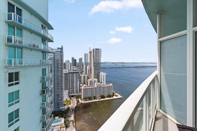Building Photo - 1900 N Bayshore Dr