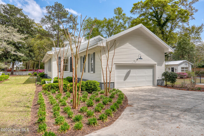 Building Photo - 6336 Greenville Sound Rd