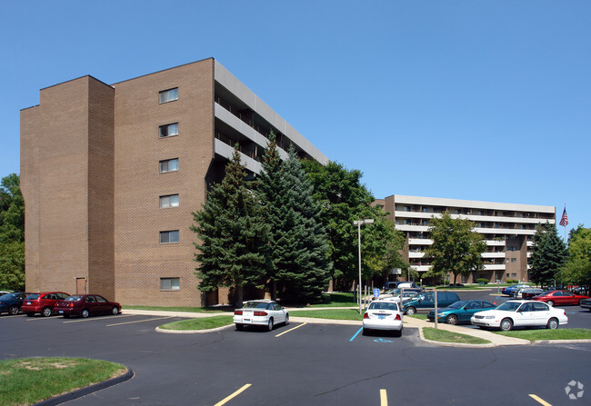 Walled Lake Villa Apartments