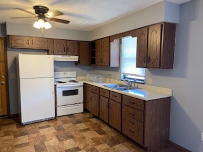 Building Photo - Great Duplex!