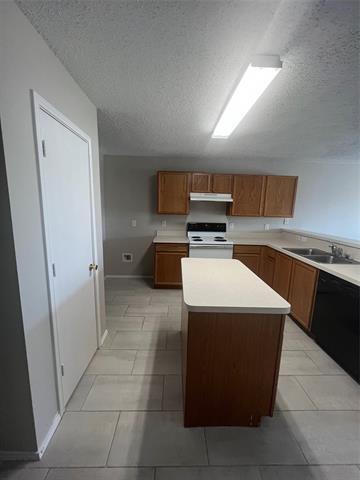Building Photo - 1701 Willow Way
