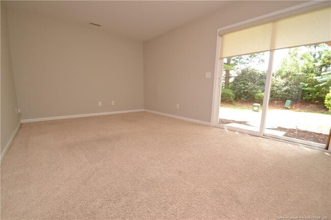 Building Photo - 208 Irving Way