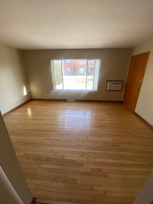 Sala de estar - Evergreen Terrace Apartments