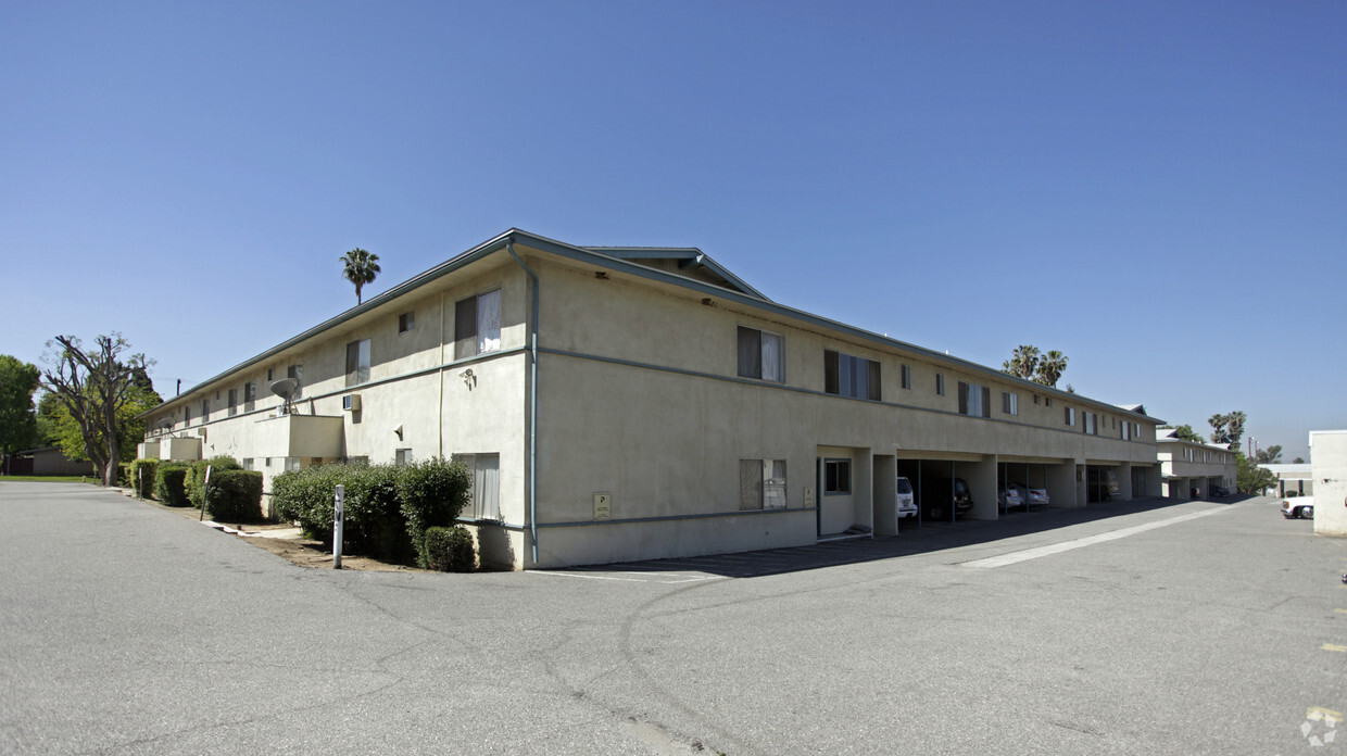 Building Photo - Lido Palms