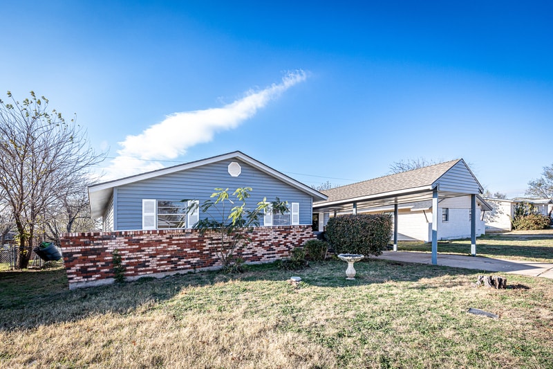 Foto principal - 911 SW 35th St