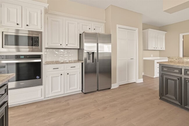 Foto del edificio - 1709 Coles Farm Dr