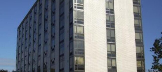 Foto del edificio - 215 E Shoreline Dr