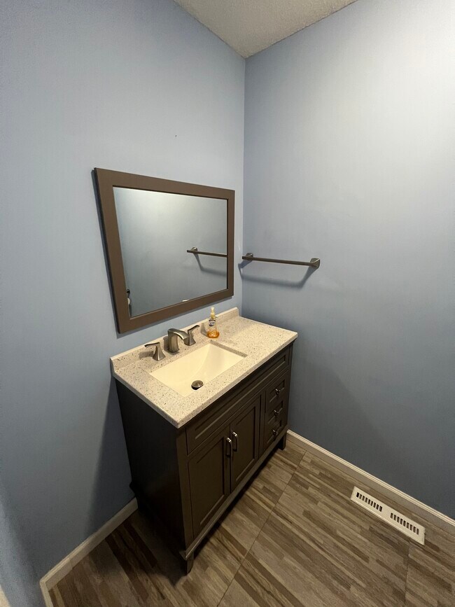 Foto del edificio - 32 Currier Pl