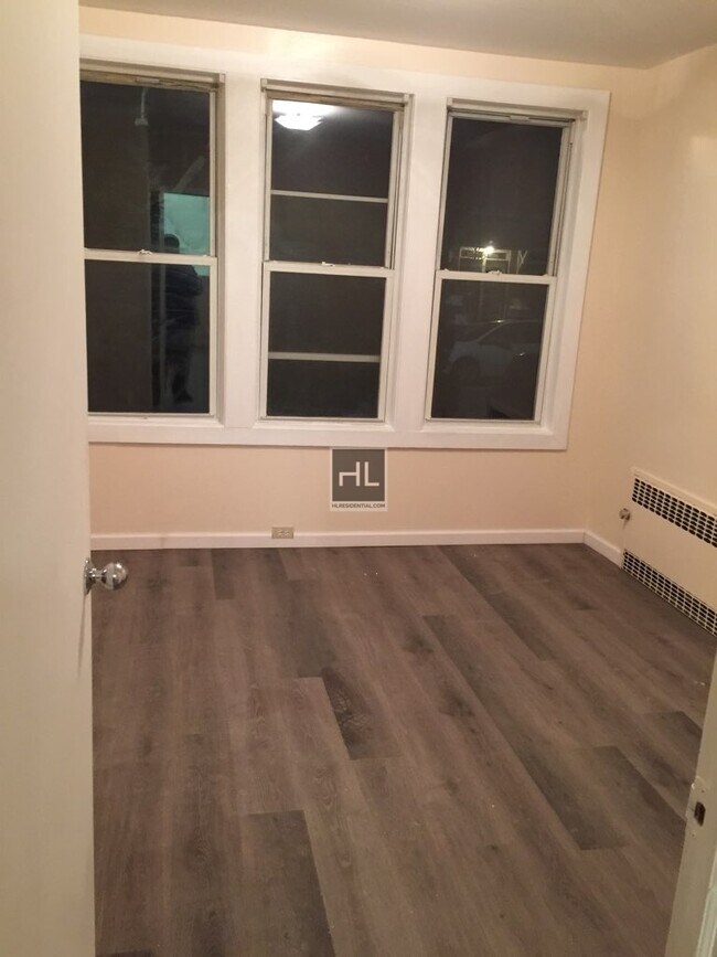 Foto del edificio - 2531 E 23rd St
