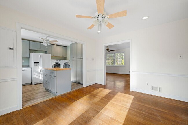 Building Photo - Stratford Hills Brick Ranch