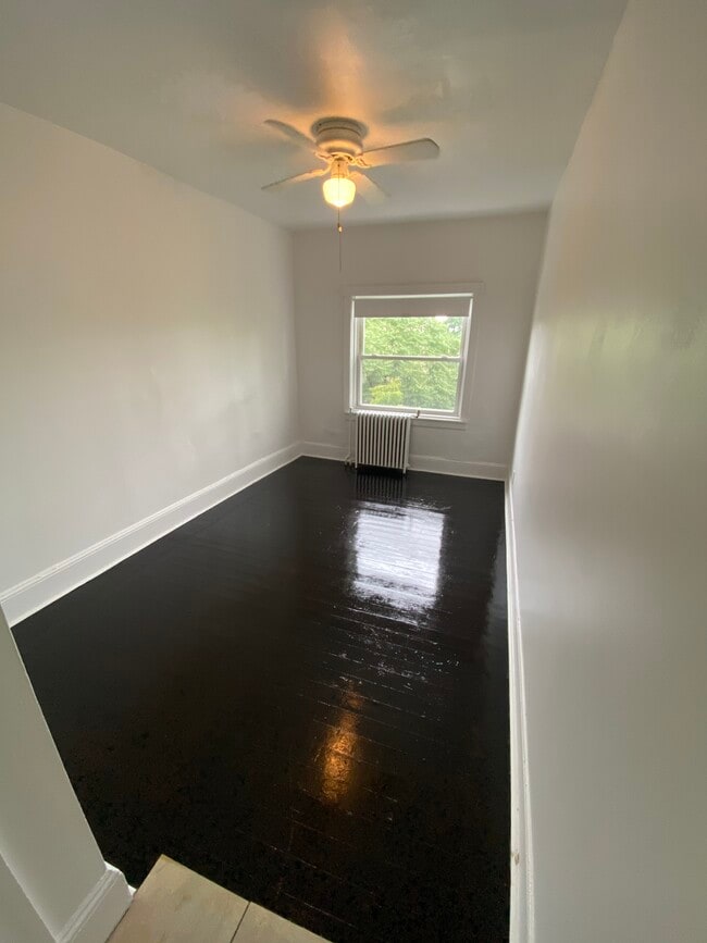 Building Photo - 140 Farnsworth Ave