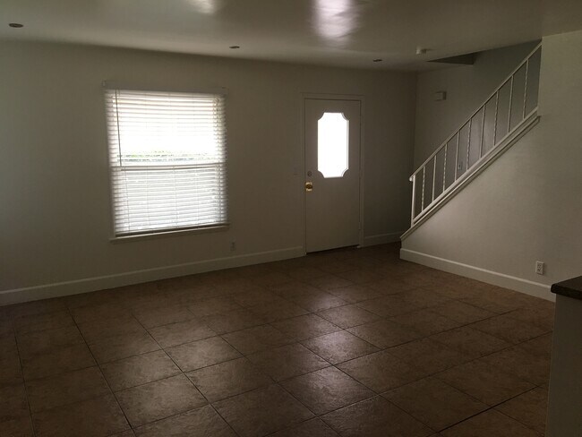 Foto del edificio - 1330 Lorilyn Ave