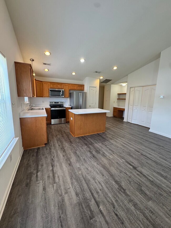 Foto del edificio - 1480SF 3BR 2BA