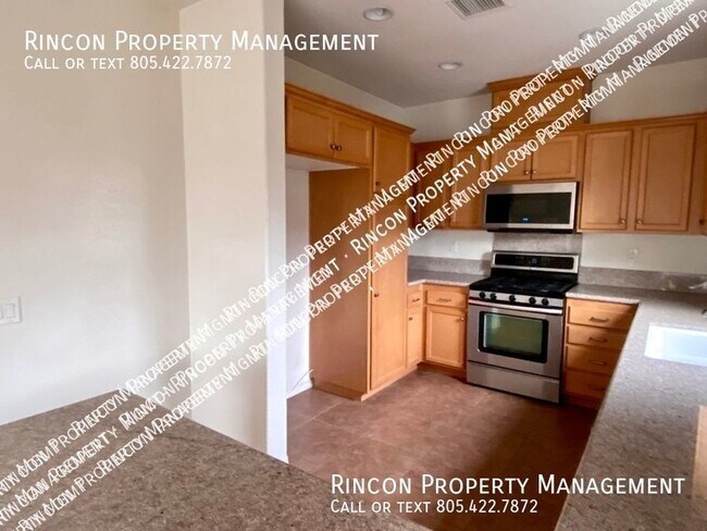 Building Photo - Available Starting January 13th *End Unit ...