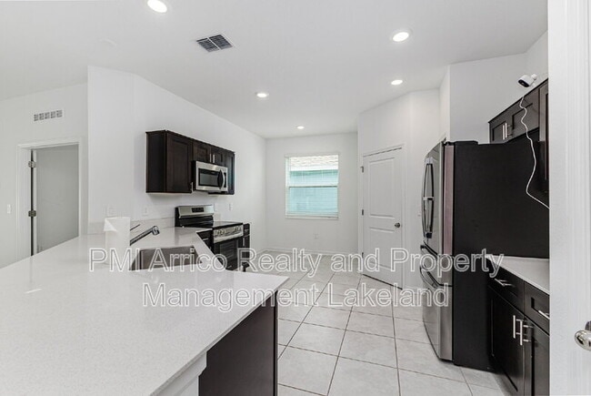 Foto del edificio - 1121 Deepwater Cir
