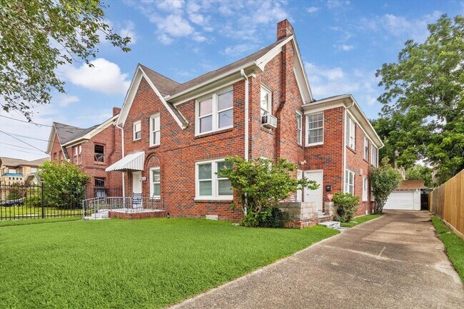 Foto del edificio - 2113 Berry St