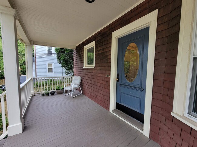 Building Photo - 27 Harvard St