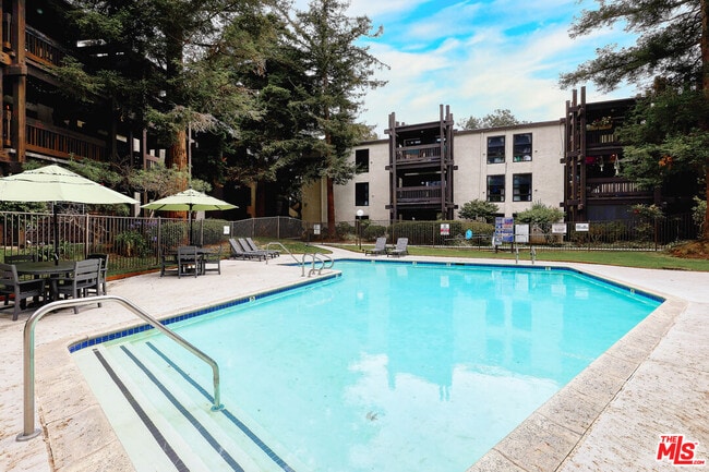 Foto del edificio - 7740 Redlands St