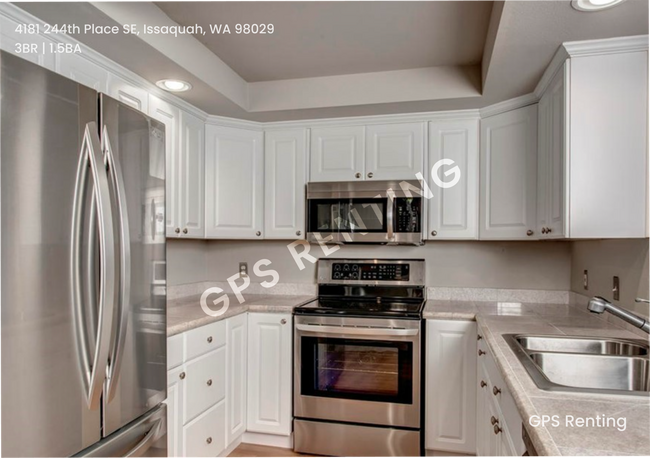 Foto del edificio - Spacious Two-Level Klahanie Townhome – Nat...