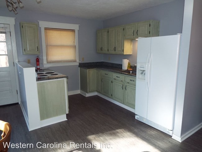 Building Photo - 4 br, 2 bath Room For Rent - 113 Bel Air Road