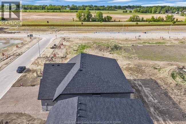 Photo du bâtiment - 662 Linden St