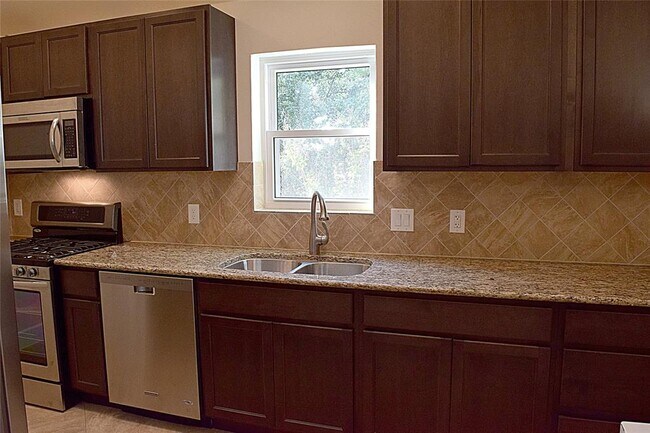 Foto del edificio - 4548 Cedar Springs Rd
