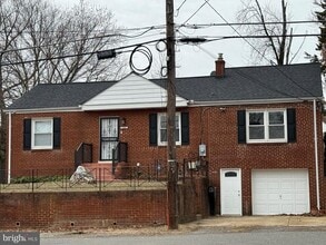 Building Photo - 2509 Lewis Ave