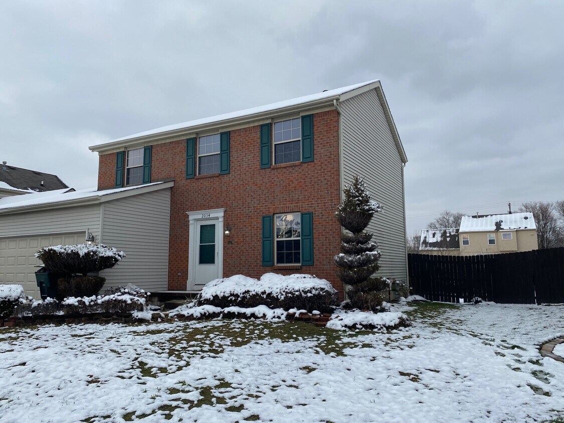 2034 Hegemon Crest Dr, Columbus, OH 43219 House Rental in Columbus