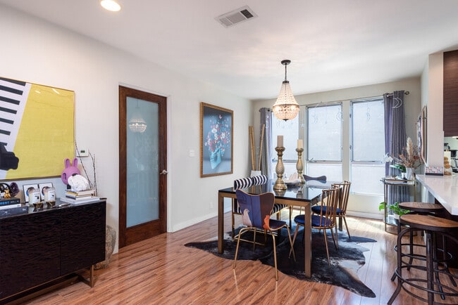 Building Photo - 1620 Malcolm Ave