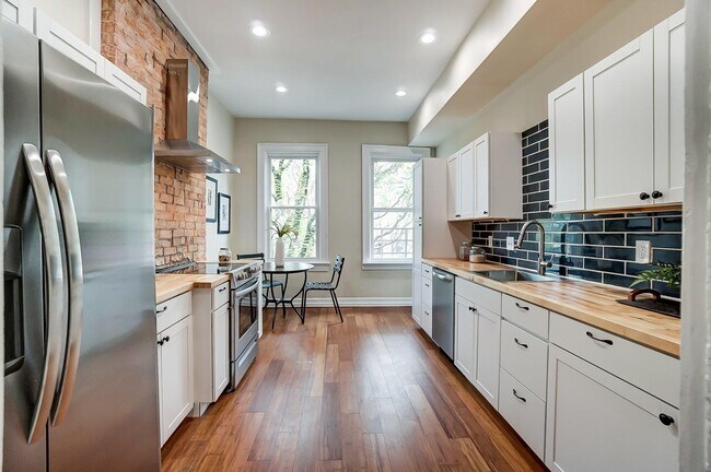 Foto del edificio - 1106 Dayton St