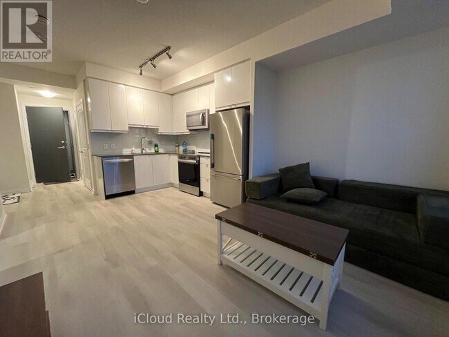 Photo du bâtiment - 3270 Sheppard Ave E