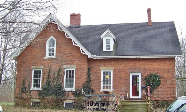 Foto del edificio - 4072 Calkins Rd