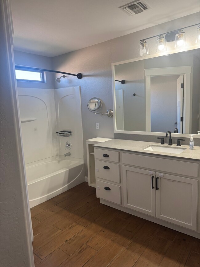 Building Photo - 2056 W Allens Peak Dr