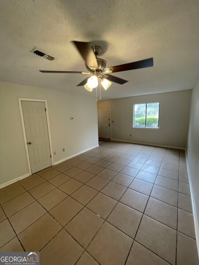 Foto del edificio - 115 S East St