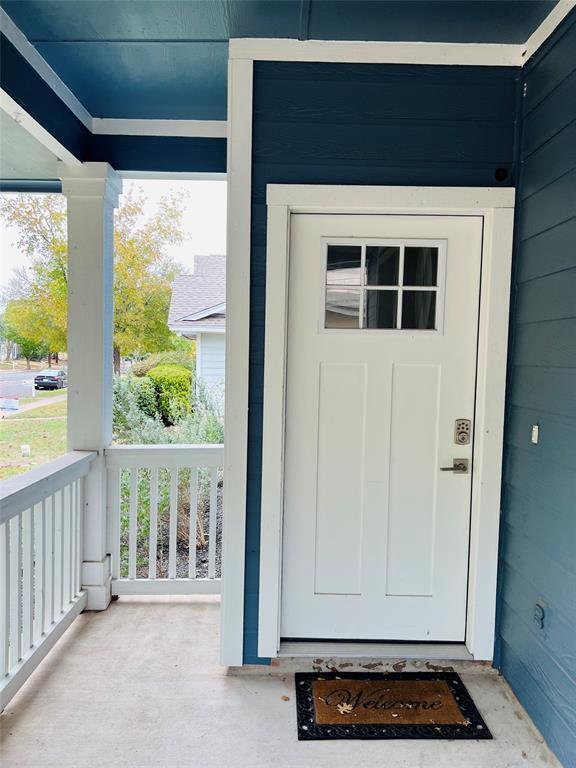 Building Photo - 728 Sampson