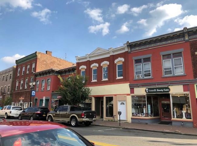 Building Photo - 216 E Main St