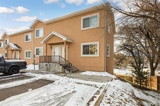 Building Photo - 2220 E La Salle St