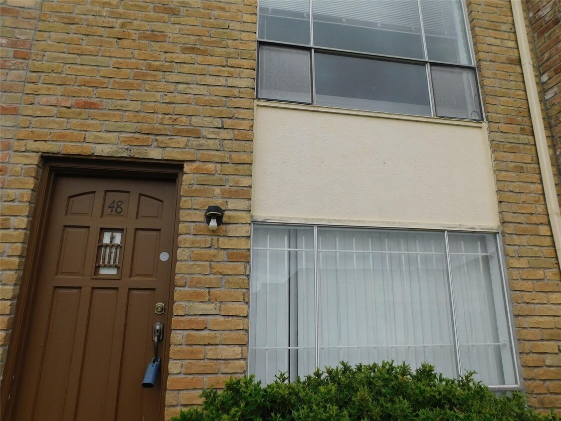 Foto principal - 9200 W Bellfort Ave