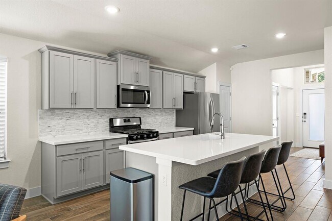 Building Photo - 6209 Dumfries Ln