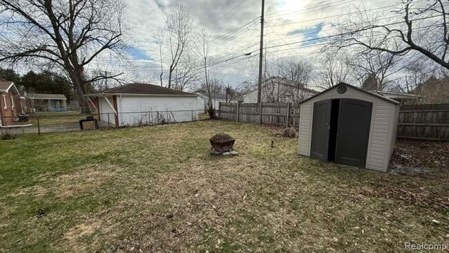 Building Photo - Newly Updated 3 bedroom 1 bathroom home in Westland, Mi