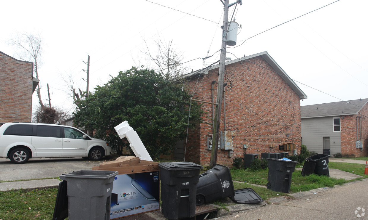 Building Photo - 1835 Ryder Dr