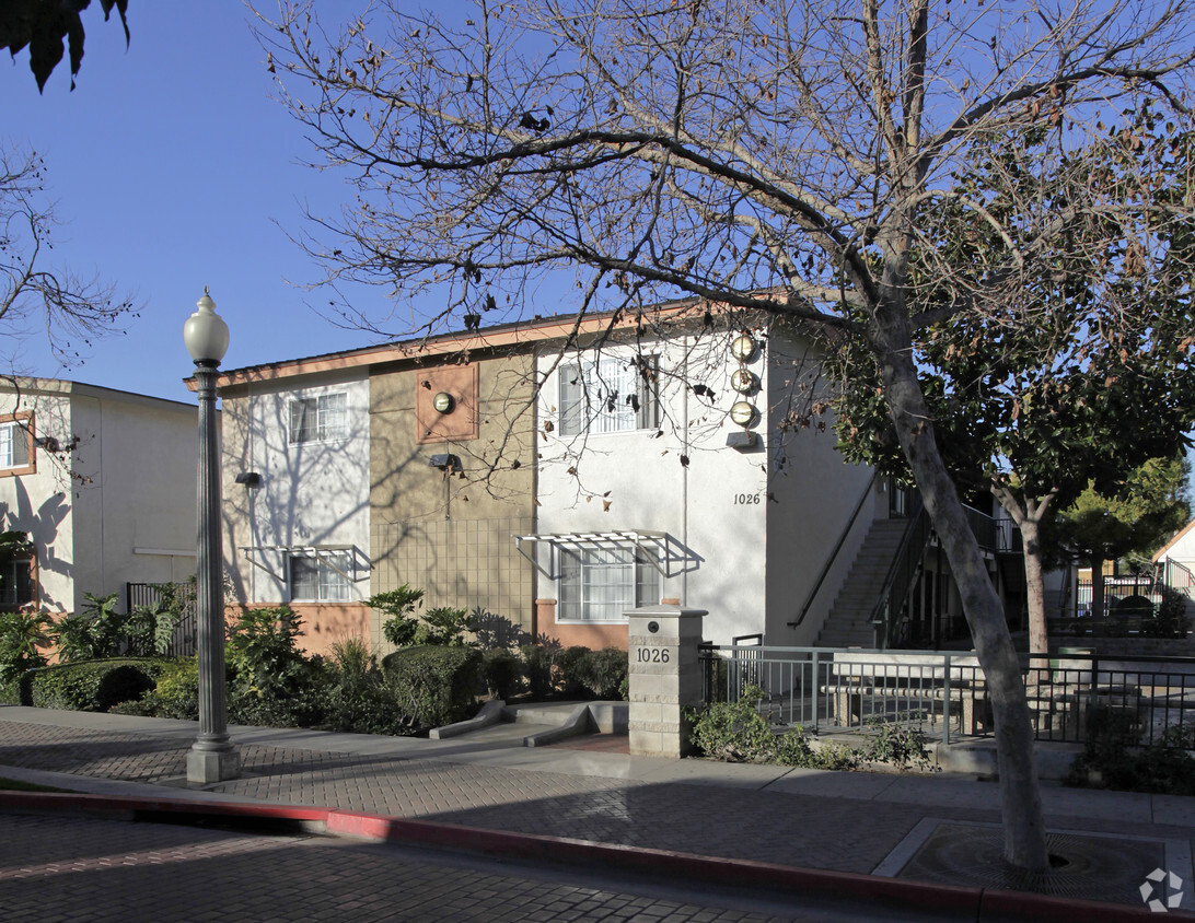 Primary Photo - 1026 S Minnie St