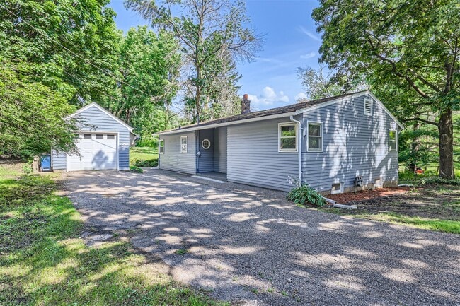 Building Photo - 4001 Tonkawood Rd Building Photo - 4001 Tonkawood Rd