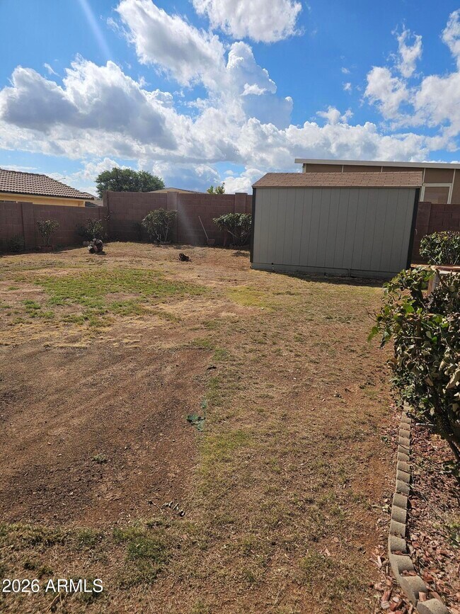 Foto del edificio - 2311 Skyview Dr