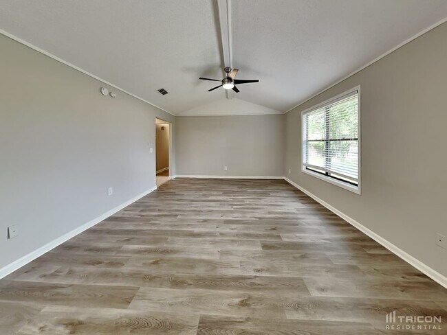 Building Photo - 620 Thomas McKeen Street Orange Park FL