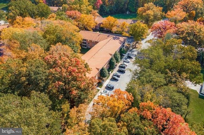 Foto del edificio - 100 Campbell Cir