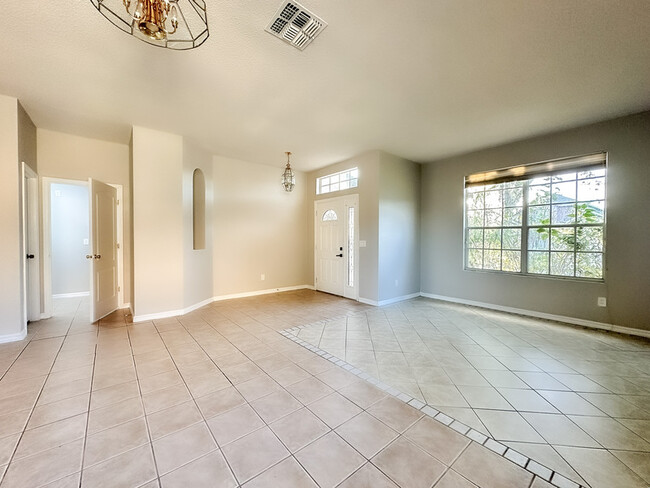 Foto del edificio - 838 Whispering Cypress Ln