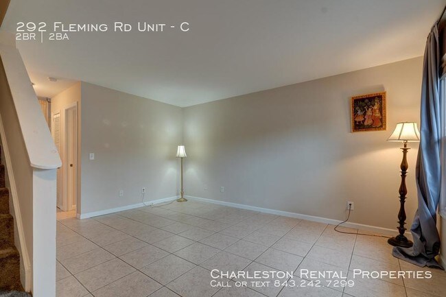 Foto del edificio - 292 Fleming Rd